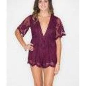 WILD HONEY Burgundy Lace Overlay Kimono Sleeve Romper Jumpsuit Size Medium